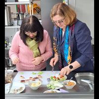 005