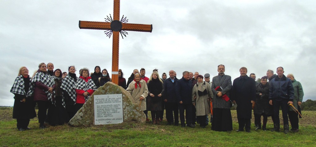 Partizanų atminimas įprasmintas kryžiaus atstatymu