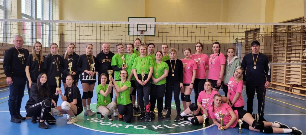 Sportininkės tapo tinklinio varžybų nugalėtojomis Sportininkės tapo tinklinio varžybų nugalėtojomis