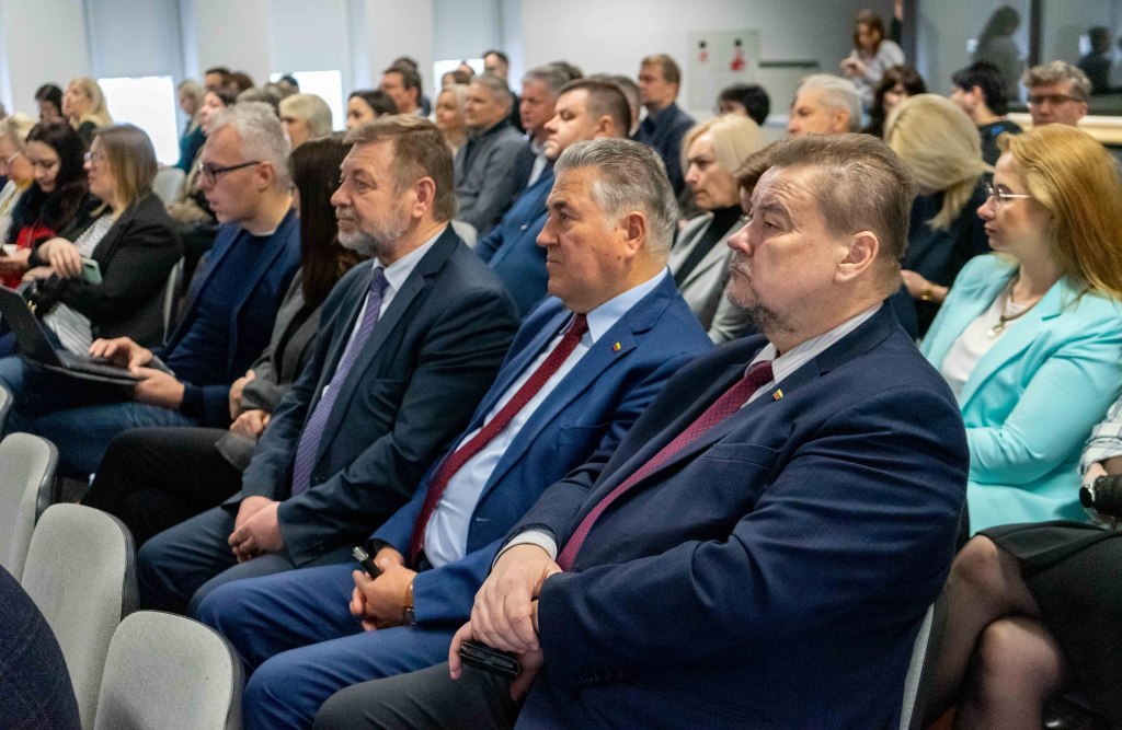 Forumas „Globalūs protai – vietiniai iššūkiai: tarptautinių studentų ir aukštos kvalifikacijos specialistų įtraukimas į Lietuvos augimą“ Forumas „Globalūs protai – vietiniai iššūkiai: tarptautinių studentų ir aukštos kvalifikacijos specialistų įtraukimas į Lietuvos augimą“